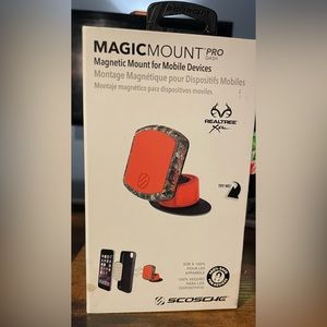 NEW IN BOX!!! Scosche REALTREE Edition  magic mount pro dash mount